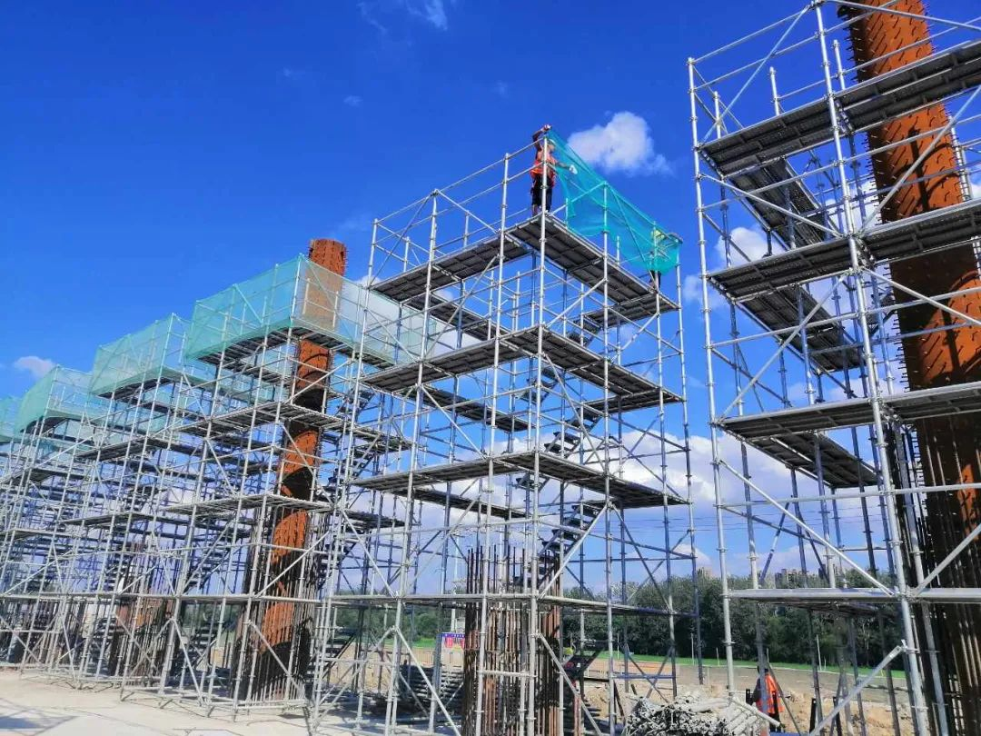 北京盤扣腳手架租賃時(shí)要注意哪些事項(xiàng)？(圖1)